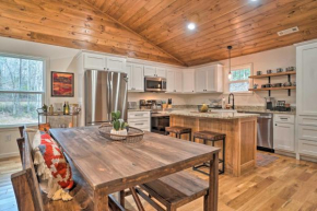 Painted Skies Upscale Getaway By Lake Burton!